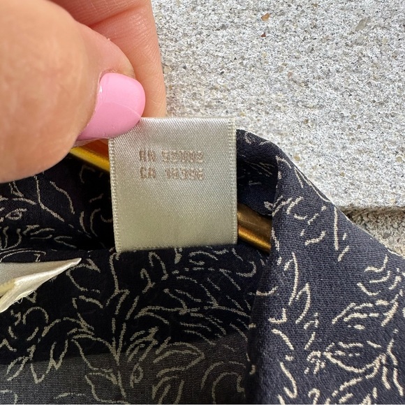 Dana Buchman 100% Silk Sheer Floral Button Down Blouse Navy Beige Size 4 Tunic - Picture 5 of 11